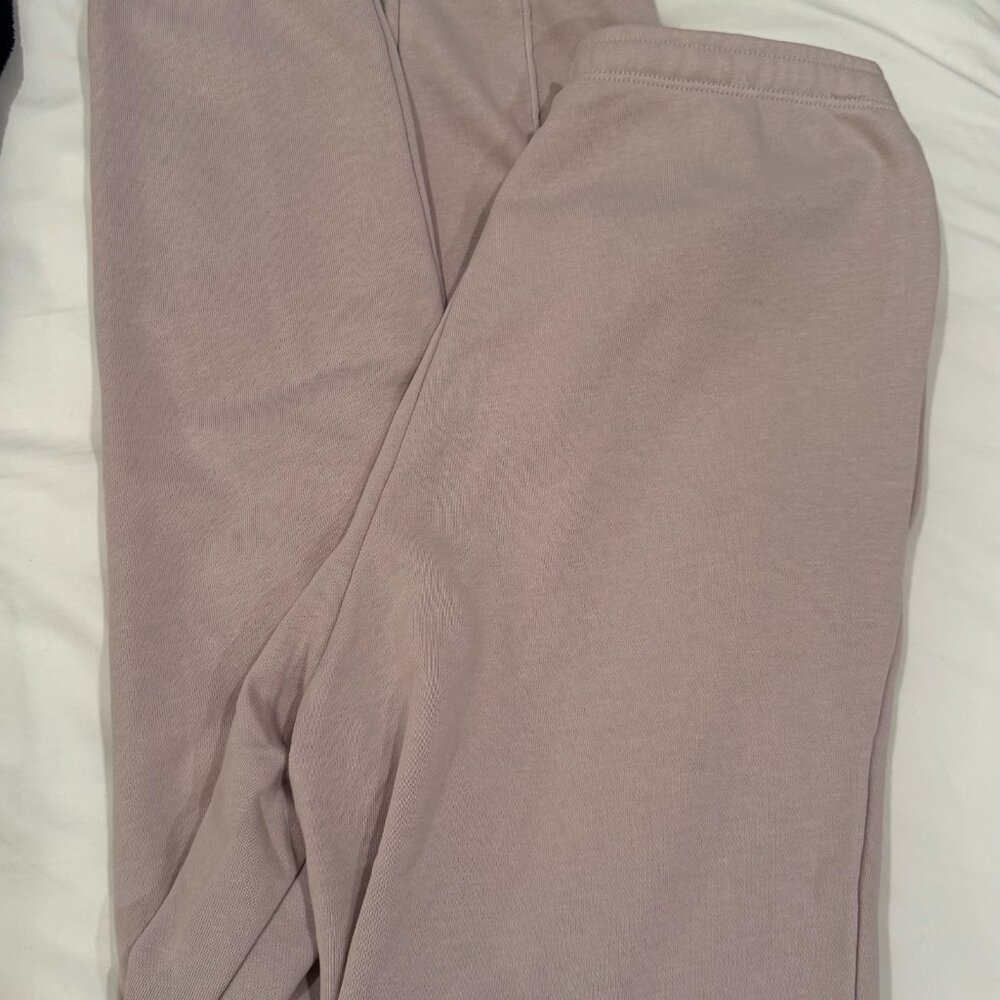 Nike Women’s Joggers - Picture 2 of 4